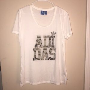 Large Women’s Adidas shirt